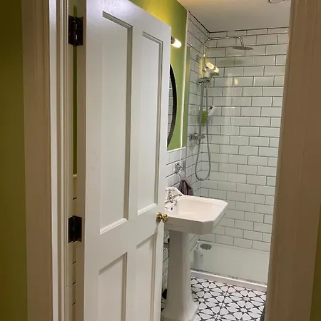 No. 1 Bridge Street * ويستبورت