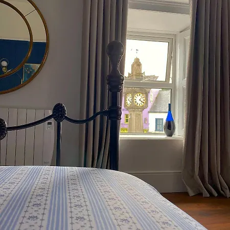 No. 1 Bridge Street * ويستبورت