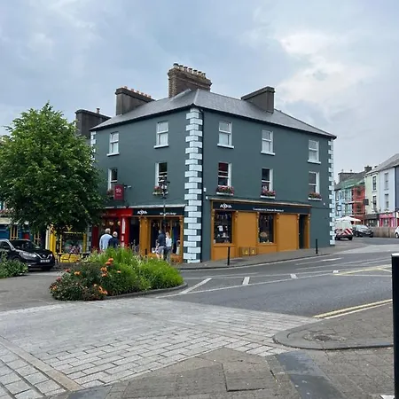 Apartment No. 1 Bridge Street *