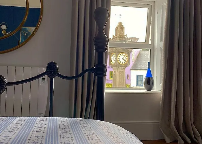 No. 1 Bridge Street * ويستبورت