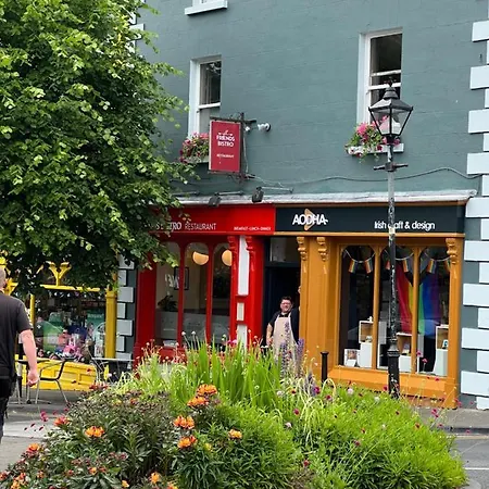 Appartement No. 1 Bridge Street Westport